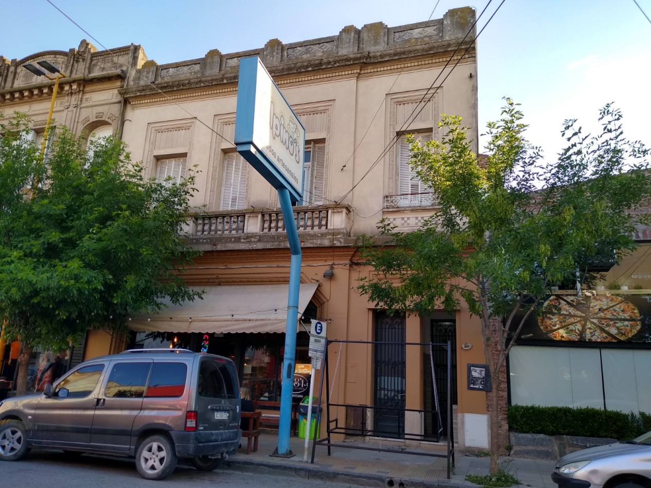Venta de piso centrico para reciclar.