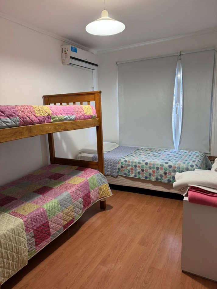 Complejo de dos casas y una pileta en Claromeco!