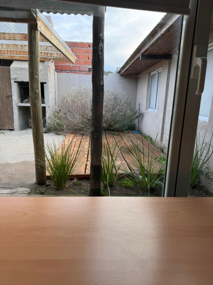 Complejo de dos casas y una pileta en Claromeco!