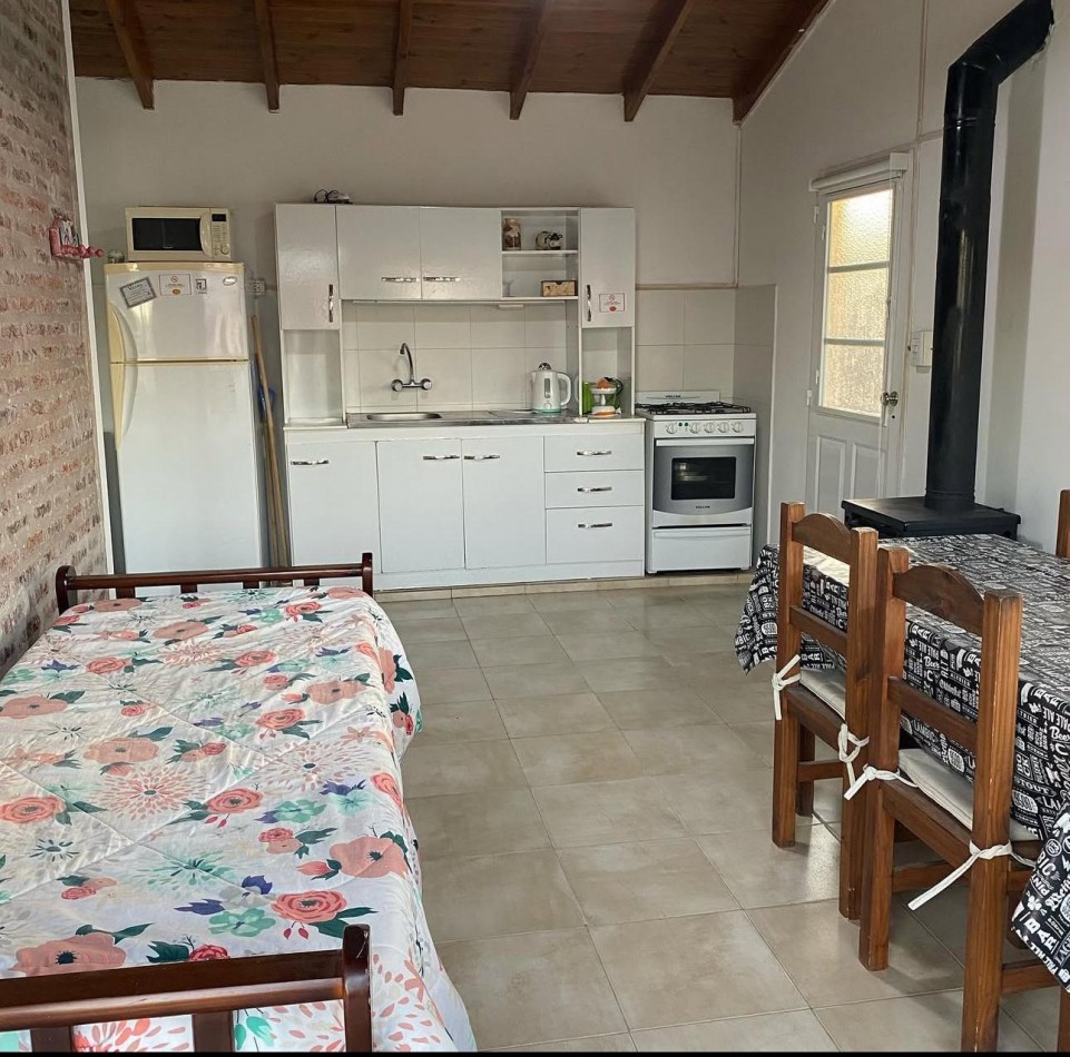 Complejo de dos casas y una pileta en Claromeco!