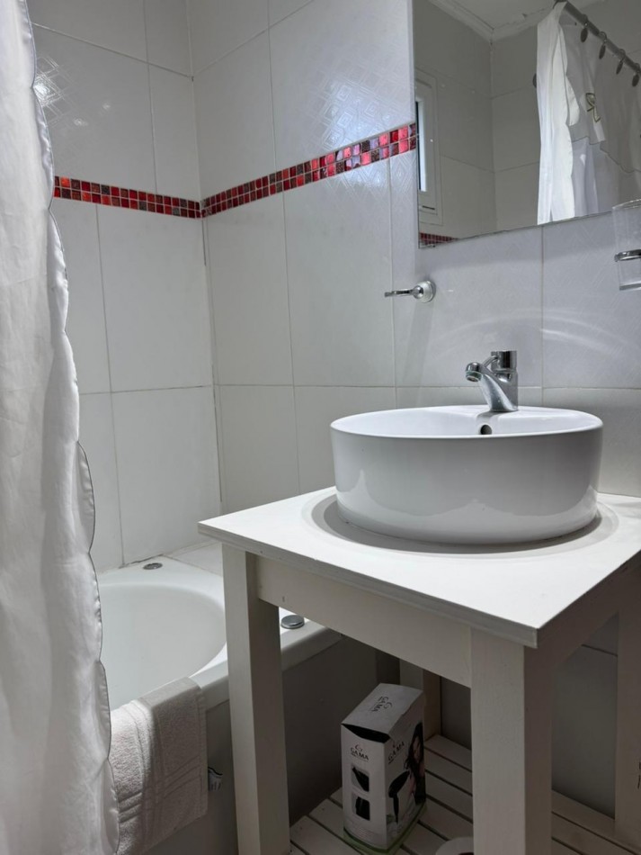 Complejo de dos casas y una pileta en Claromeco!