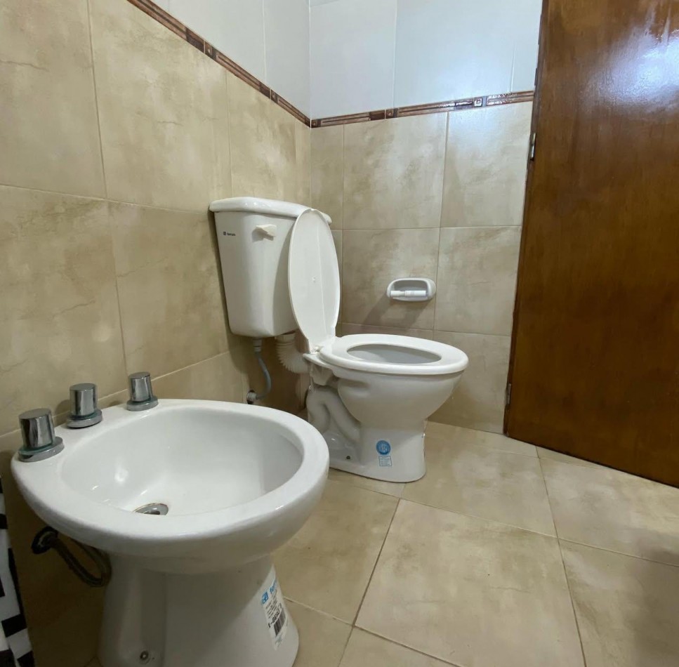 Complejo de dos casas y una pileta en Claromeco!