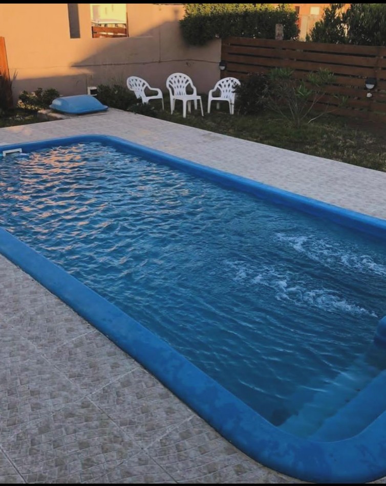 Complejo de dos casas y una pileta en Claromeco!