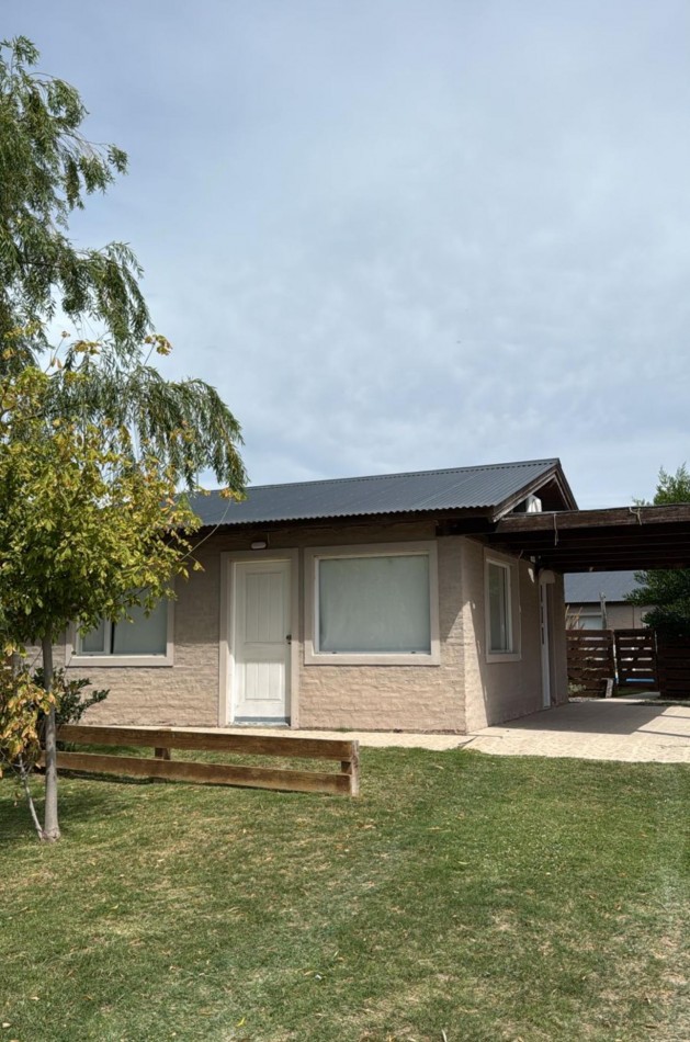 Complejo de dos casas y una pileta en Claromeco!