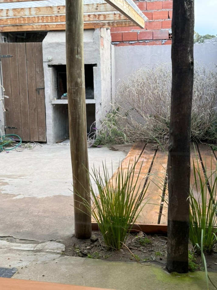 Complejo de dos casas y una pileta en Claromeco!