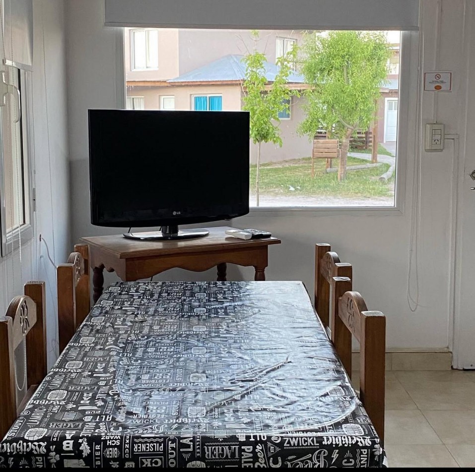 Complejo de dos casas y una pileta en Claromeco!