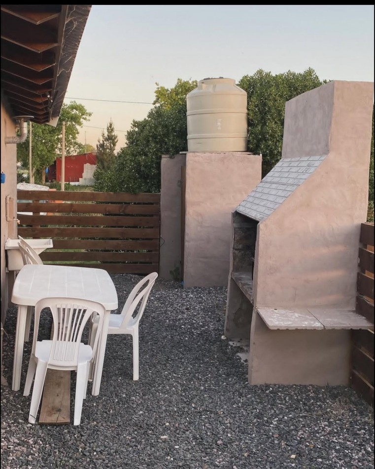 Complejo de dos casas y una pileta en Claromeco!