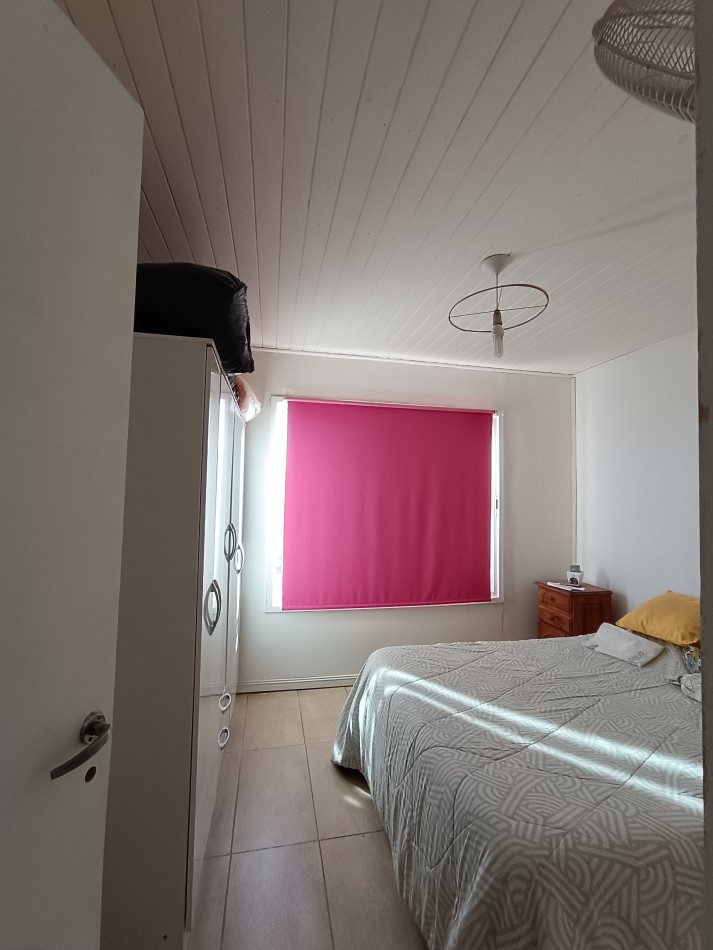 Casa de 4 habitaciones, 3 baños, patio con pileta y garage doble con fogon