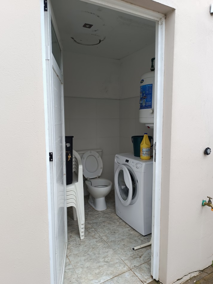 Casa en Claromeco, con piscina y ambientes amplios