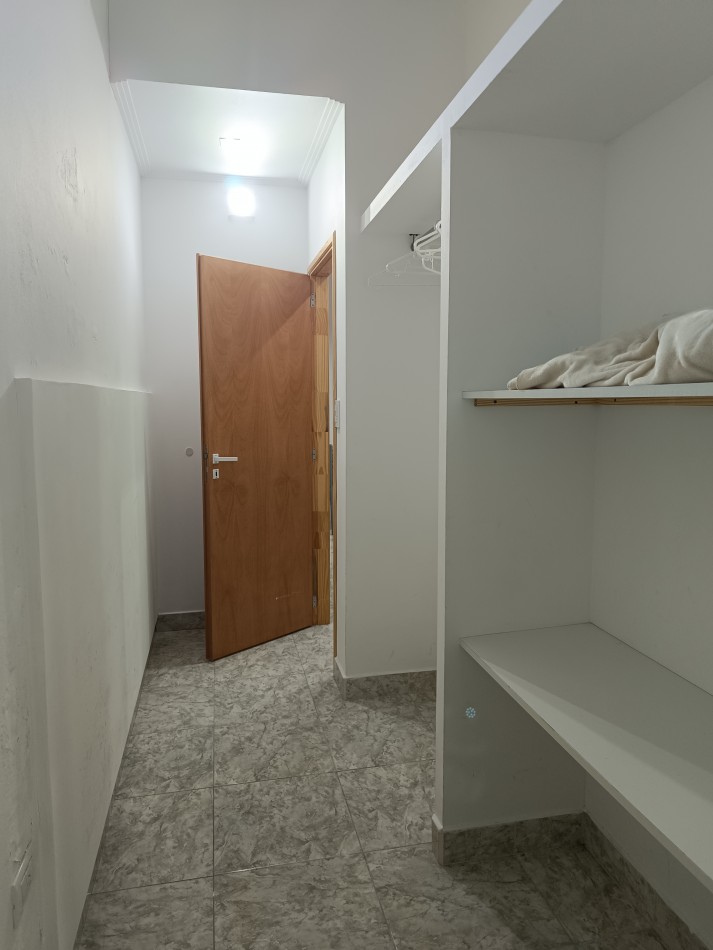 Casa en Claromeco, con piscina y ambientes amplios